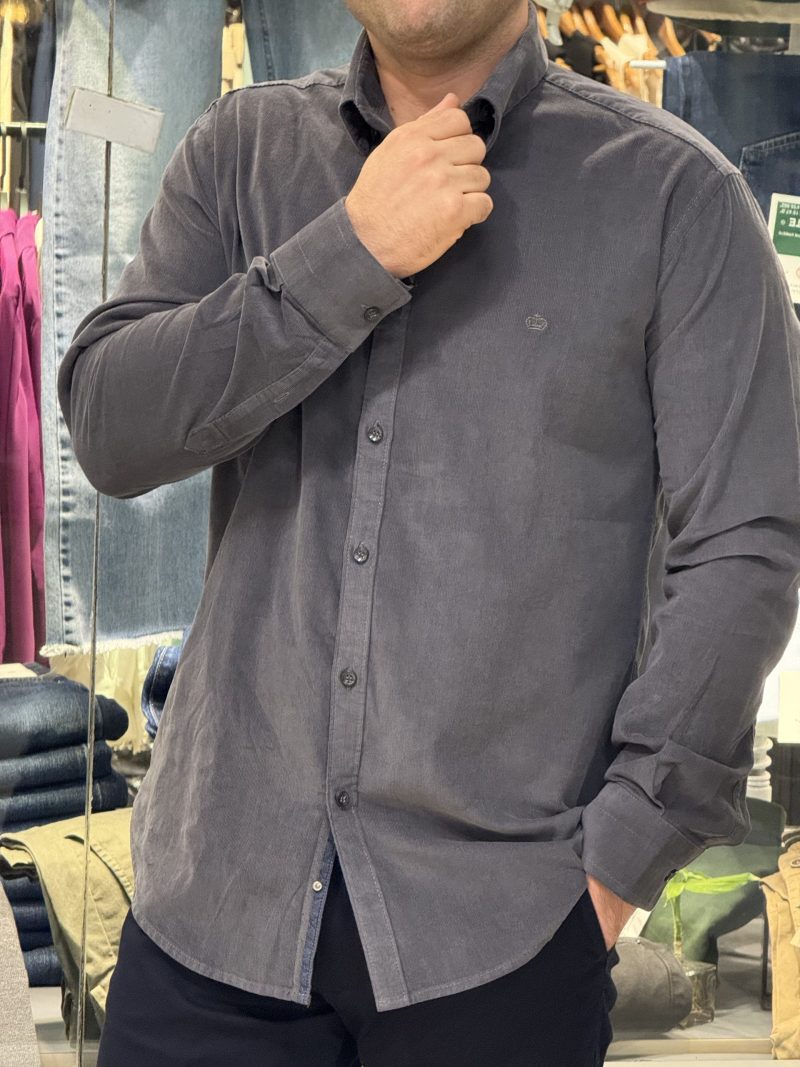 پیراهن مردانه کبریتی | طرح کلاسیک، بافت نرم و دوام بالا